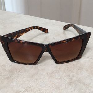 Vintage Tortoiseshell Alvina Cateye Sunglasses